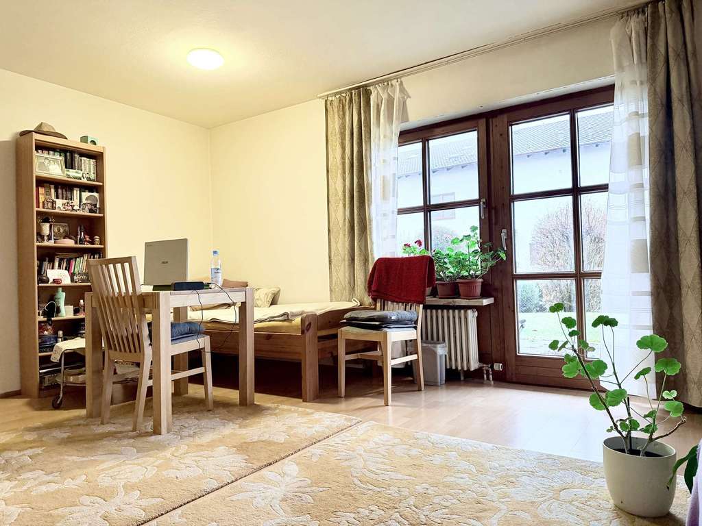 Immobilie in Rosenheim - Klein, fein & mit eigenem Garten: Charmantes 1-Zimmer-Appartement in ruhiger Lage von Rosenheim - Bild 1