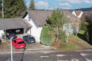 Charmantes Sanierungsprojekt: Einfamilienhaus mit Doppelgarage auf großzügigem 1050 m² Grundstück – Tuttlingen (Kreis) – Vorschaubild 5