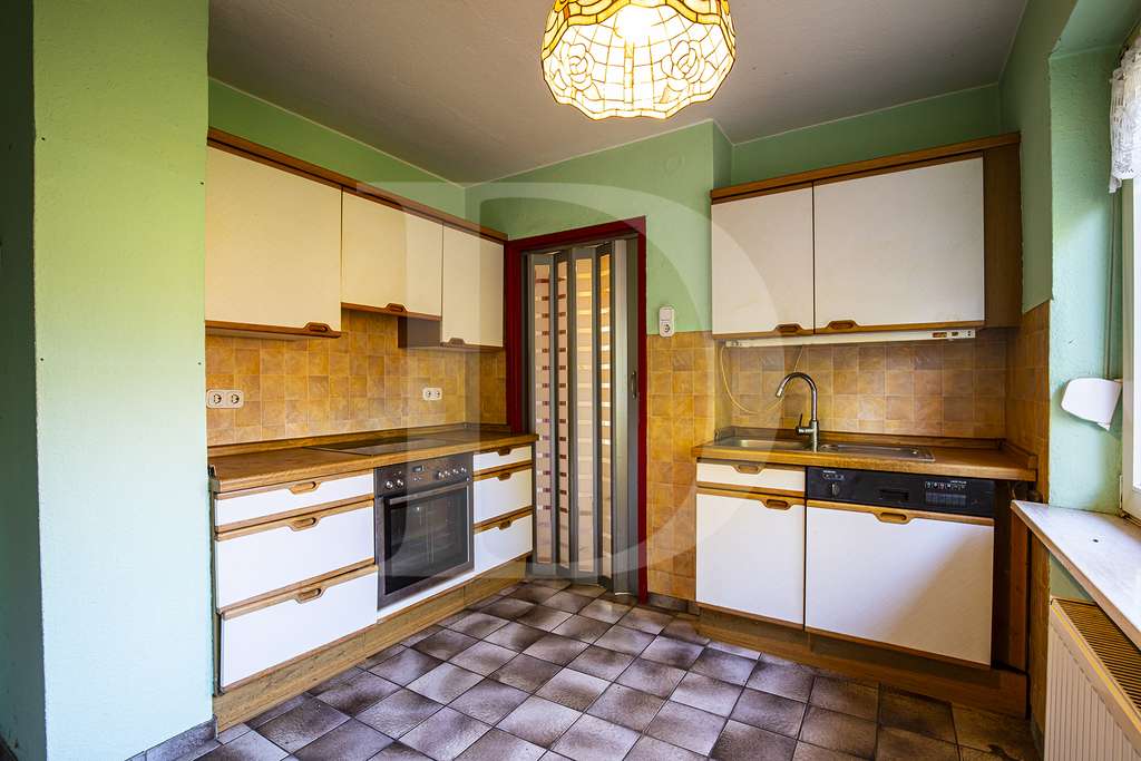 Immobilie in Leer - Investitionschance in Leer: Doppelhaushälfte mit Sanierungsbedarf - Bild 3