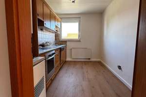 Alltagstaugliche 4-Zimmer-Wohnung in Reutlingen – Paul-Pfizer-Straße 37, 72762 Reutlingen-Mitte, Reutlingen – Vorschaubild 2