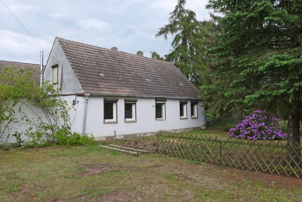 Schaffen Sie sich hier Ihr neues Heim - kleines sanierungsbedürftiges EFH sucht Sie!