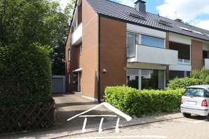 ETW mit sonnigen 4 Räumen, Haus-Charakter, zwei Freisitzen, eigenem Hauseingang & Einzelgarage – 45481 Saarn, Mülheim an der Ruhr – Vorschaubild 4
