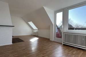 Charmante Dachgeschoss-Maisonette in ruhiger, grüner Wohnlage – Die vollständige Adresse der Immobilie erhältst du vom Anbieter., 22399 Poppenbüttel, Hamburg – Vorschaubild 3