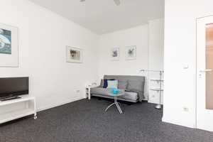 City Nest – Gemütliches Stadt-Apartment mit Südbalkon zwischen Ludwigkirchplatz und Preußenpark – Berlin – Vorschaubild 4