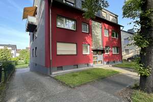 Modernisierte 3-Zimmer-Wohnung mit Balkon, Garage & Stellplatz