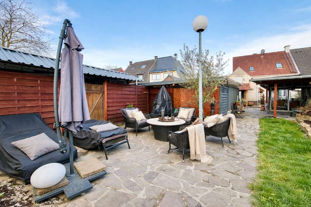 Immobilie in Lüdinghausen - Einzigartiges Juwel! Individuelles Einfamilienhaus mit traumhaften Garten. - Bild 2