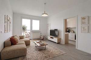 Ab 15.07. bezugsfertig! Frisch renovierte 3 Zimmer mit Ausblick * Südbalkon * Aufzug!  – Zingster Straße 12, 4207 Lausen-Grünau, Leipzig – Vorschaubild 1