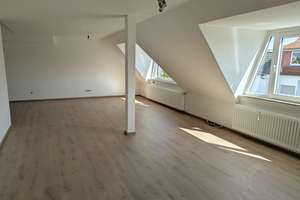 top renovierte 1-Zimmer-DG-Wohnung im Ortskern von Hemelingen – Die vollständige Adresse der Immobilie erhältst du vom Anbieter., 28309 Hemelingen (Ortsteil), Bremen – Vorschaubild 2