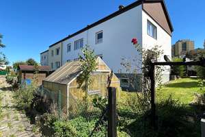 Reihenendhaus mit Garagen 
am Biesterberg in Lemgo – Die vollständige Adresse der Immobilie erhältst du vom Anbieter., 32657 Lemgo – Vorschaubild 2