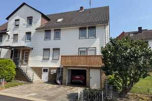 /// 1-2 Familiendoppelhaushälfte mit Garage, Stellplatz und schönem Grundstück in ruhiger Wohn – Schwalm-Eder-Kreis – Vorschaubild 1