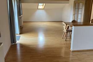 Lebendiger Wohnraum: 3-Zimmer-Wohnung in Wackersberg – Die vollständige Adresse der Immobilie erhältst du vom Anbieter., 83646 Wackersberg – Vorschaubild 2