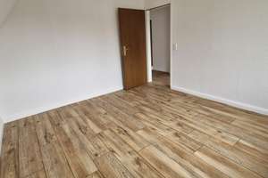 Helle 3-Zimmer Wohnung mit Balkon in Heide – Die vollständige Adresse der Immobilie erhältst du vom Anbieter., 25746 Heide – Vorschaubild 8