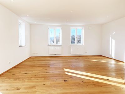 Sehr helle 2-Zimmerwohnung mit neuem Eichenparkett