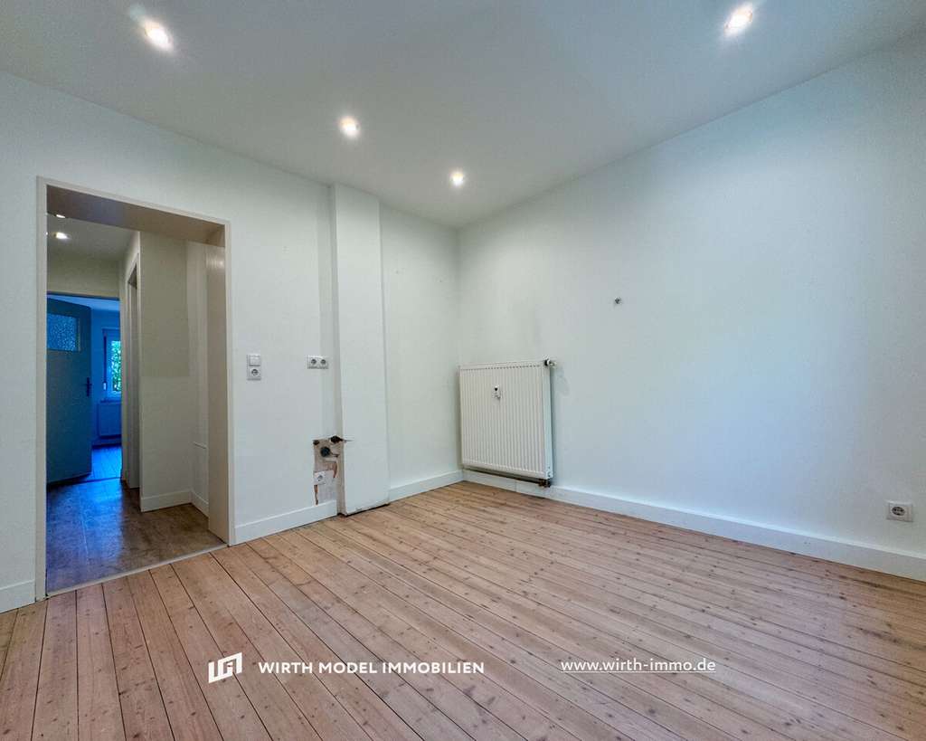 Immobilie in Schweinfurt - 1.139 m² Grundstücksfläche mit Dreifamilienhaus und Doppelgarage an der Haardt - Bild 3