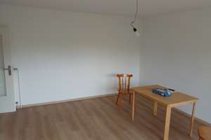 Gartenliebhaber für modernisierte 2-Zimmer-EG-Wohnung mit eigenem Garten gesucht – Wildthagenweg 1, 30453 Ahlem, Hannover – Vorschaubild 6