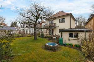 Großzügiges Einfamilienhaus in zweiter Reihe zum Wald vom Landschaftsschutzgebiet  – Die vollständige Adresse der Immobilie erhältst du vom Anbieter., 80997 Allach, München – Vorschaubild 1