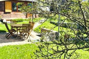 Wohnung mit vielen Nutzungskonzepten, schönen Balkonen und großem Garten 