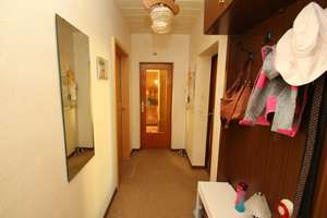 Zweifamilienhaus mit großzügigem Grundstück und Entwicklungspotential in Frankfurt-Harheim – 60437 Harheim, Frankfurt am Main – Vorschaubild 3