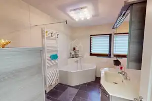 VERKAUFT! Komfortabler Bungalow mit großzügigem Grundstück, Garagen und Carports! – Leer (Kreis) – Vorschaubild 10