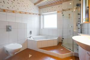 Architektonische Eleganz trifft Wohnwärme - 
Großzügigkeit, Geborgenheit und Stil – Die vollständige Adresse der Immobilie erhältst du vom Anbieter., 72525 Münsingen – Vorschaubild 4
