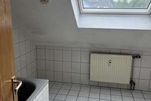 Helle DG Wohnung mit Balkon / 2,5 Zimmer in DU-Obermarxloh – Kampstr. 127, 47166 Obermarxloh, Duisburg – Vorschaubild 11