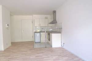freie Wohnung - guter Zustand und nette Lage, barrierefrei – Erich-Weinert-Str. 143, 10409 Prenzlauer Berg, Berlin – Vorschaubild 2