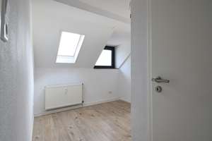 Gemütliche Zwei-Zimmer-Dachgeschoss-Wohnung in Ohligs. – Die vollständige Adresse der Immobilie erhältst du vom Anbieter., 42697 Ohligs/Aufderhöhe/Merscheid, Solingen – Vorschaubild 4