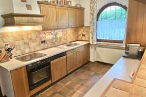 Charmantes, großzügiges 8,5 Zimmer-Einfamilienhaus mit schönem Garten und mehreren Terrassen – Brunnenstraße 37, 85598 Vaterstetten – Vorschaubild 8