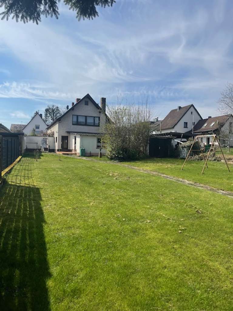 Immobilie in Wachtberg - Wachtberg-Berkum, zentrale Lage, freistehendes Haus mit Garage auf großartigem Grundstück - Bild 1