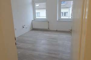 Helle 3-Zimmer-Wohnung ( 70 m²) mit hohen Decken und großen Fenstern in ruhiger Lage – Die vollständige Adresse der Immobilie erhältst du vom Anbieter., 47137 Untermeiderich, Duisburg – Vorschaubild 16