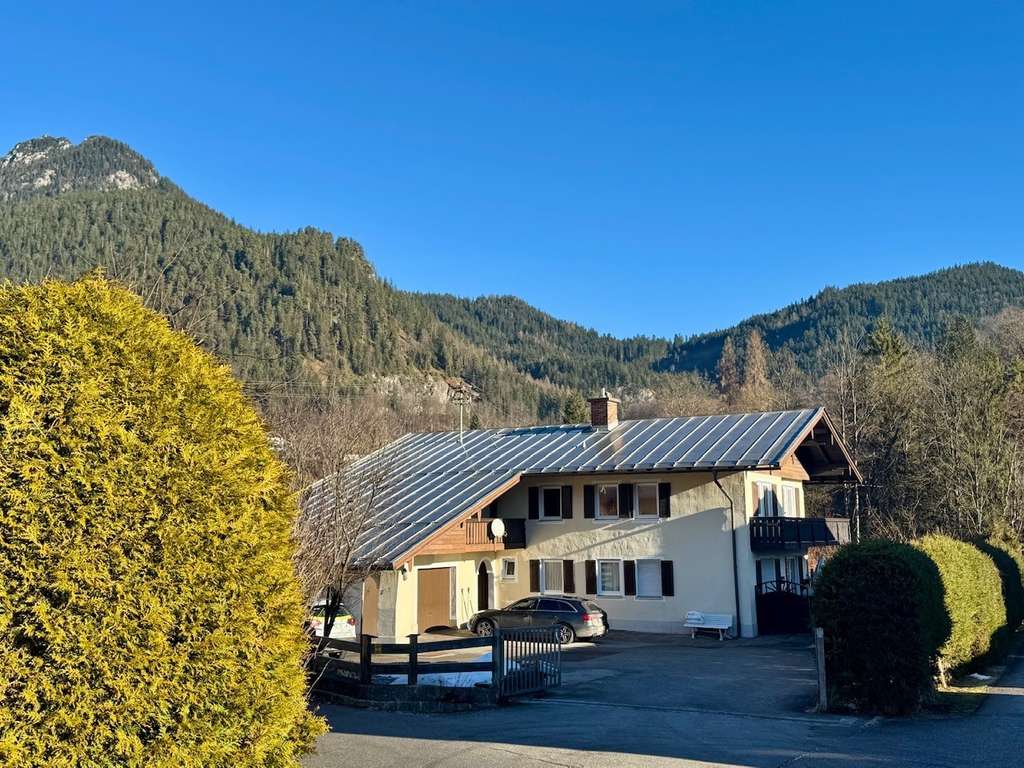 Immobilie in Bischofswiesen - Charmantes Ein- oder Zweifamilienhaus in Bischofswiesen – Ihr neues Zuhause mit Bergblick - Bild 0