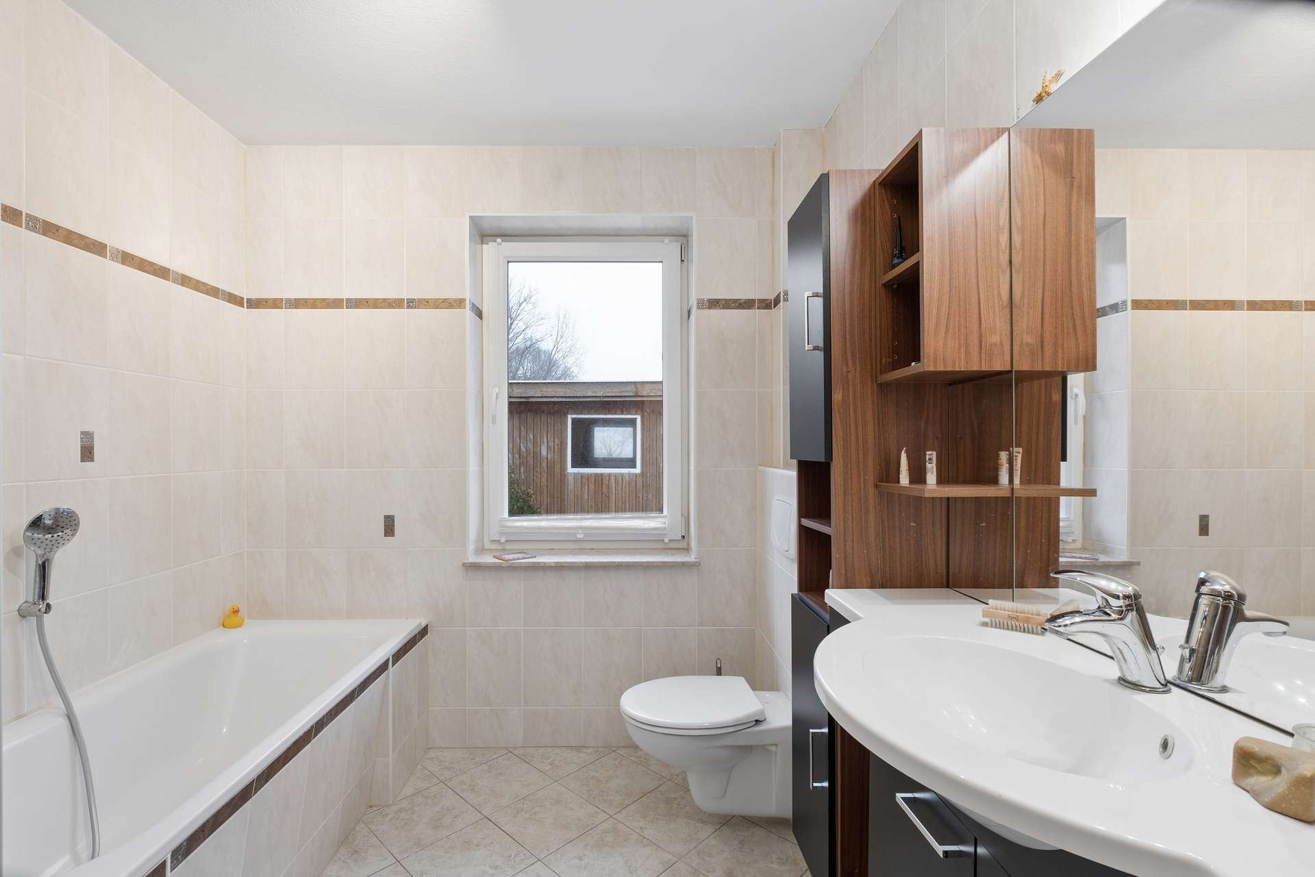 Immobilie in Kalkhorst - Ostseenah und gepflegt, Bungalow mit Kamin und Feldlage - Bild 4