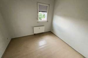 Gepflegtes Zweifamilienhaus mit großem Garten,Garage Pkw-Stellplatz in Schwaikheim zu verkaufen!! – Die vollständige Adresse der Immobilie erhältst du vom Anbieter., 71409 Schwaikheim – Vorschaubild 35