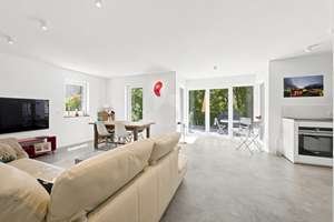 EEK A: Moderne EG-Whg mit großzügigem Garten in München-Moosach – Die vollständige Adresse der Immobilie erhältst du vom Anbieter., 80993 Alt-Moosach, München – Vorschaubild 2