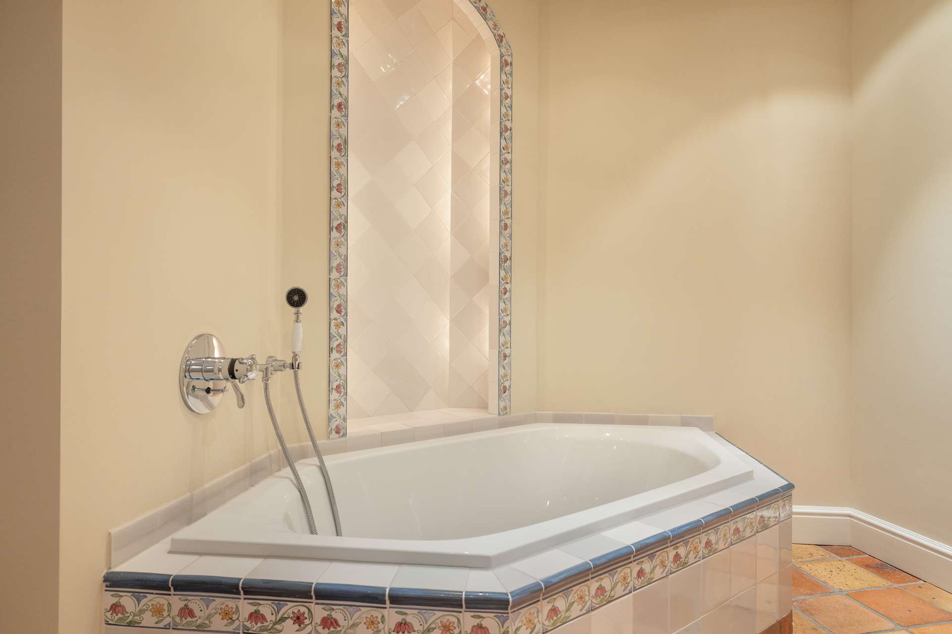 Immobilie in Kampen (Sylt) - Großzügige Doppelhaushälfte unter Reet mit Einzelhauscharakter in Kampen - Bild 5