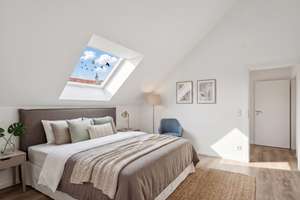 A+ Dachgeschosswohnung mit sonnigem Balkon in Top Lage – Die vollständige Adresse der Immobilie erhältst du vom Anbieter., 80999 Untermenzing, München – Vorschaubild 4
