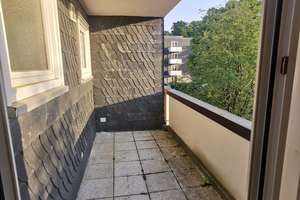 Uninahe 3-Zimmer Wohnung mit 2 Loggias und Tiefgaragenstellplatz – Jägerhofstraße 108A, 42119 Elberfeld, Wuppertal – Vorschaubild 2
