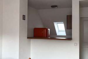 Vollständig möbliert: Charmante Dachgeschosswohnung im Altbau in zentraler Lage von Krefeld – Die vollständige Adresse der Immobilie erhältst du vom Anbieter., 47798 Stadtmitte, Krefeld – Vorschaubild 9