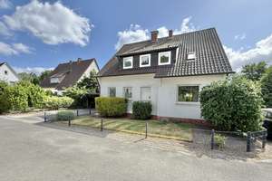 Zweifamilienhaus in Rheda – Solide Kapitalanlage oder Mehrgenerationenlösung in ruhiger Lage – Die vollständige Adresse der Immobilie erhältst du vom Anbieter., 33378 Rheda-Wiedenbrück – Vorschaubild 3