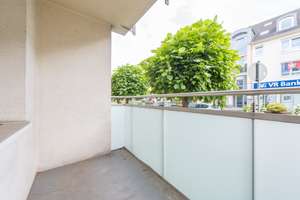 Sorgsam saniertes Zimmer mit Balkon in gemischter 3-er WG, WLAN inklusive, Küche voll ausgestattet, – Quettinger Straße 148, 51381 Quettingen, Leverkusen – Vorschaubild 3