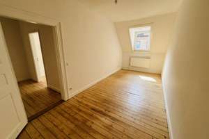 Erstbezug nach Renovierung: DG-Wohnung mit ruhigem Innenhof mit 2 SCHLAFZIMMERN FÜR "MAX. 3 PERS." – Luisenstraße 17, 65185 Mitte, Wiesbaden – Vorschaubild 18