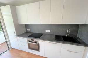Neuwertig, zentrale Lage, sonniger Süd-Balkon mit EBK, perfekter Schnitt, prov.-frei – Schifferlstraße 2, 80687 Sankt Ulrich, München – Vorschaubild 2