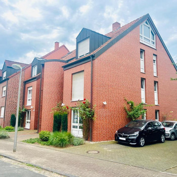 Errichtet für Anwälte & Berater | Schöner Parkettboden