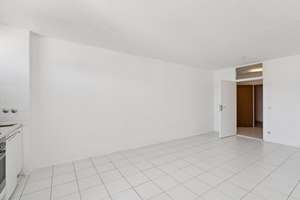 Gepflegtes Apartment mit Balkon zum ruhigen Innenhof mit  Blick über Münchens Dächer - Milbertshofen – Die vollständige Adresse der Immobilie erhältst du vom Anbieter., 80807 Milbertshofen, München – Vorschaubild 4
