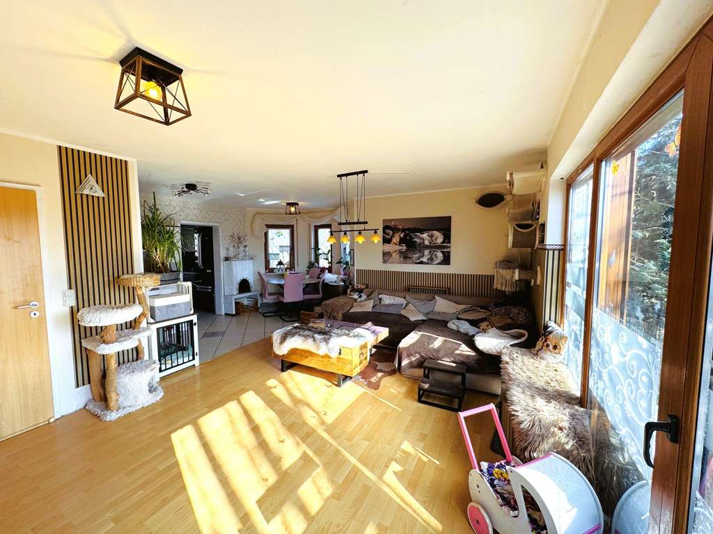 Immobilie in Burghaslach - Freistehendes Einfamilienhaus mit großem Garten in Burghaslach - Bild 3