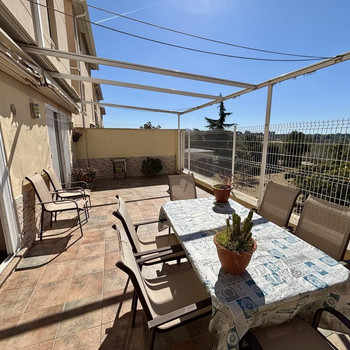 Eckreihenhaus mit Terrasse in Valls
