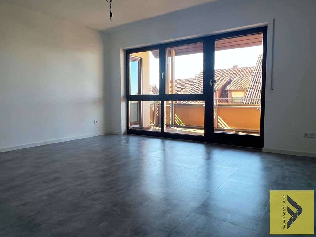 Immobilie in Römerstein - neu renovierte, geräumige 4 Zimmer- Wohnung mit Balkon und Garage - Bild 1