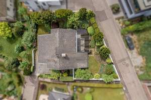 EFH-Highlight in Birkenfeld: Pool, Sauna, Doppelgarage & Gartenparadies, Freisitz und Aussichtslage – Die vollständige Adresse der Immobilie erhältst du vom Anbieter., 75217 Birkenfeld – Vorschaubild 18