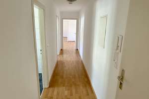 ***Attraktive 3-ZKB-Erdgeschosswohnung mit Balkon in Krumbach(Schwaben) - Provisionsfrei! – Gärtnerweg 9, 86381 Krumbach (Schwaben) – Vorschaubild 3