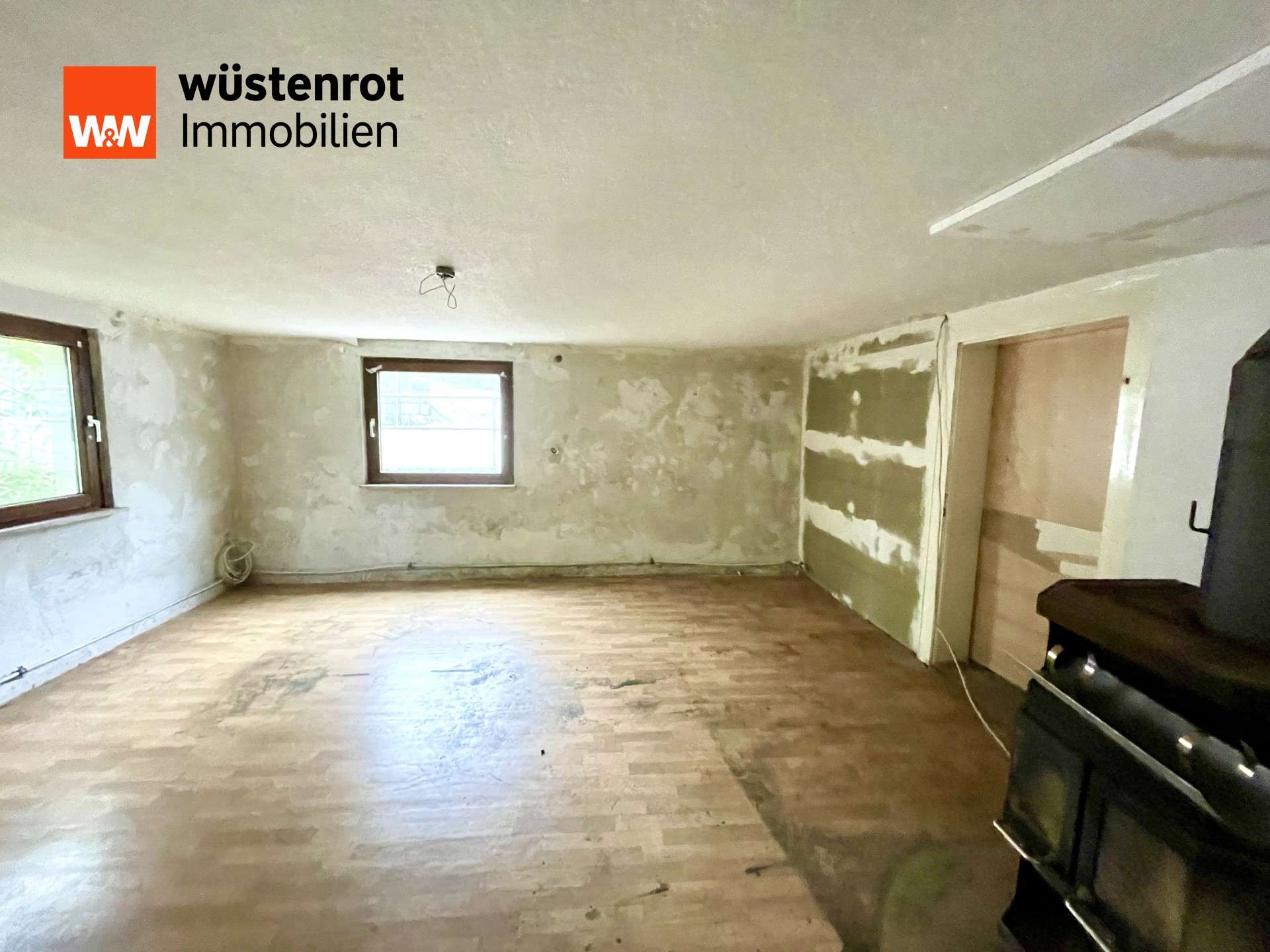 Immobilie in Forbach - *Idyllisches Schwarzwald-Juwel: Freistehendes Haus mit großem Potenzial und herrlichen Fernblick* - Bild 2